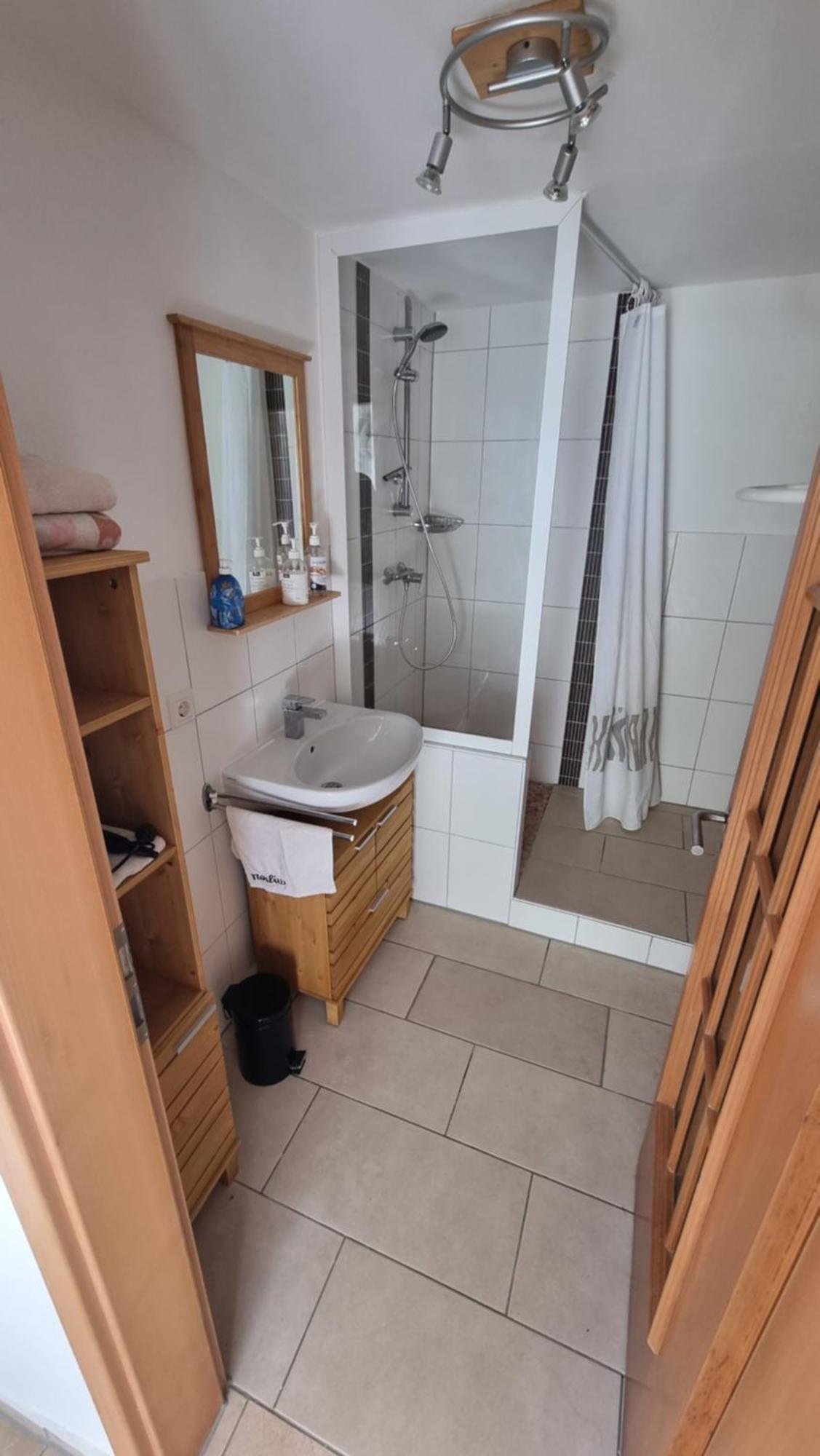 Ruhige Ferienwohnung Inklusive Garten Souterrain - Neu Renoviert Lachen المظهر الخارجي الصورة